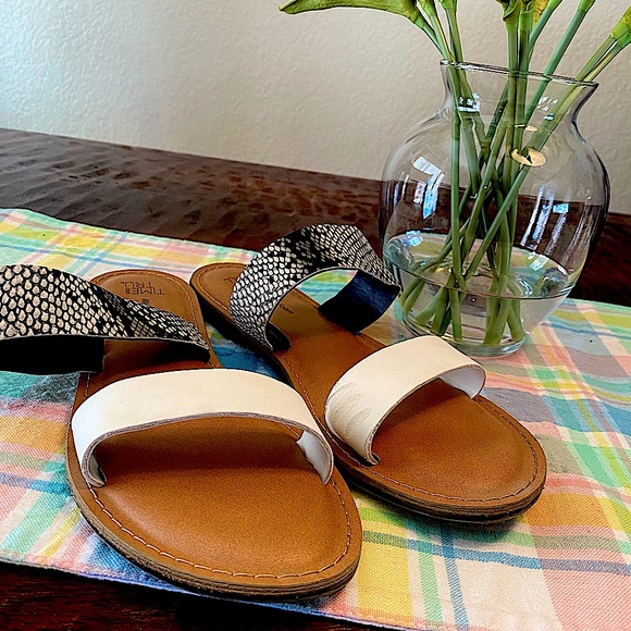 White and Snake Skin faux Sandals - Picture 2 of 4